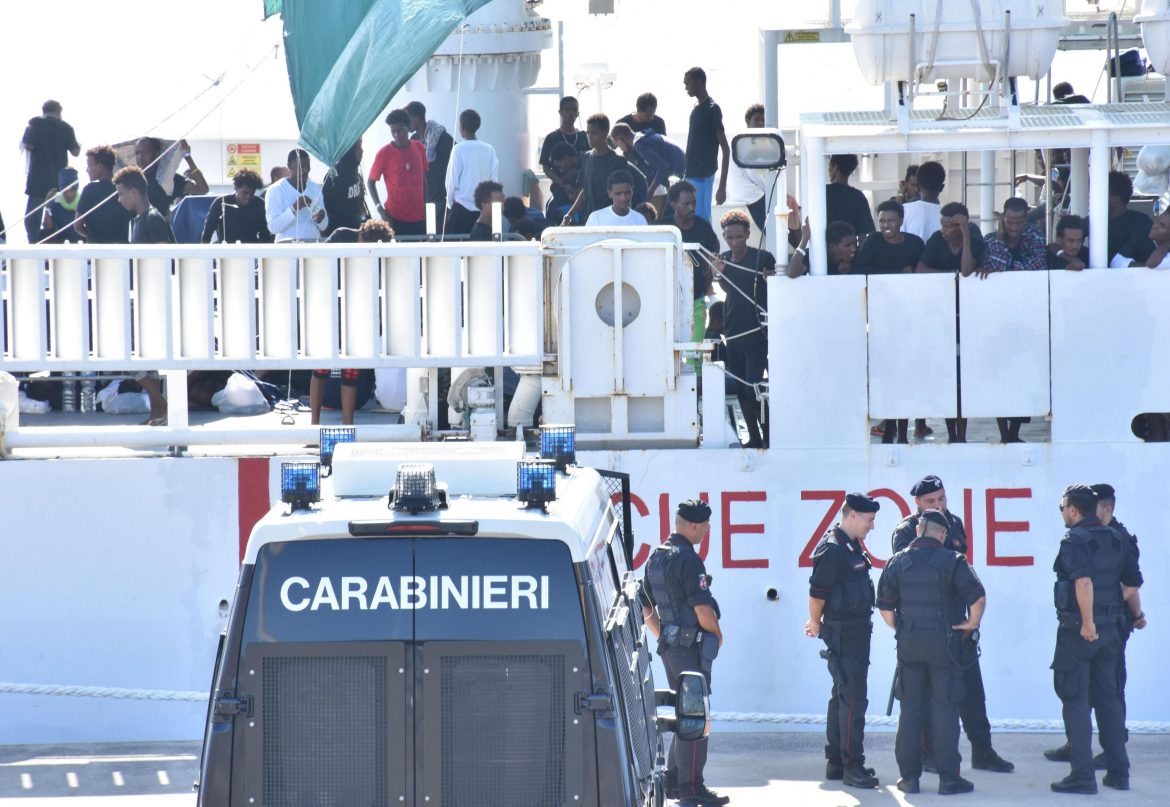nave-diciotti-catania2