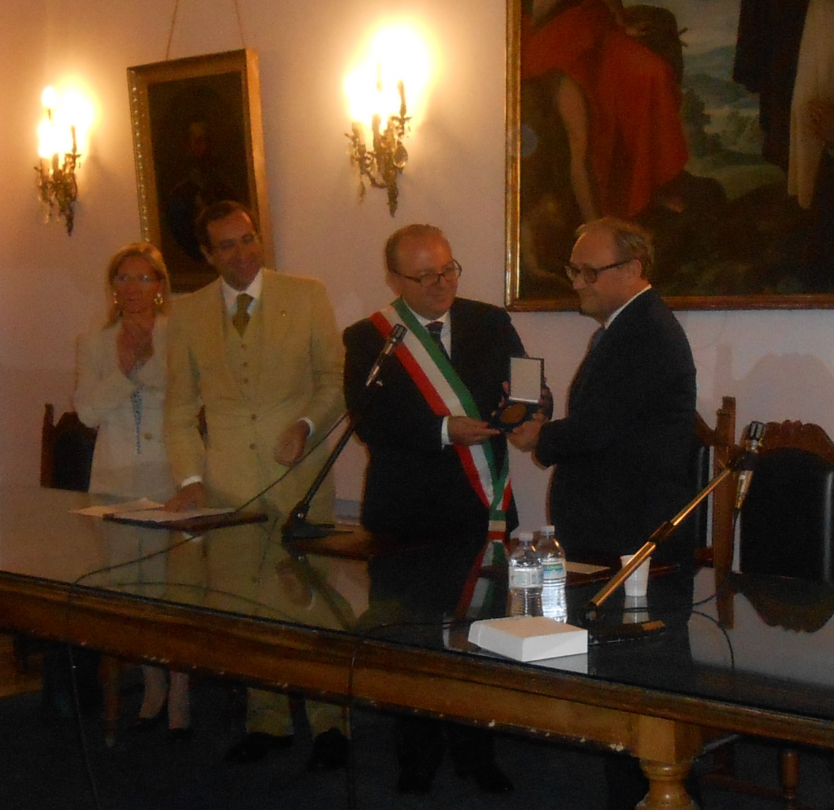 Consegna medaglia alla Lectura