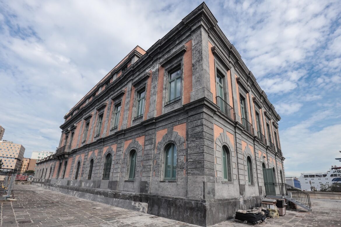 new Fotosud – CRO Napoli 7/10/ 2022. Restauro palazzina Immacolatella Vecchia (Newfotosud Antonio Di Laurenzio)