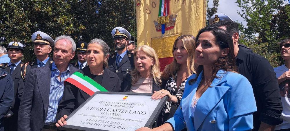 Targa in memoria di Nunzia Castellano, al Virgiliano