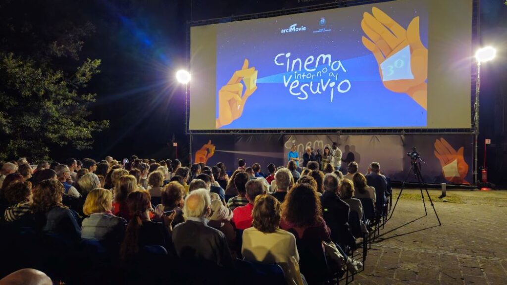 CINEMA INTORNO AL VESUVIO