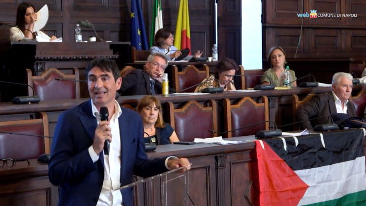 Il Comune di Napoli si schiera pro Palestina