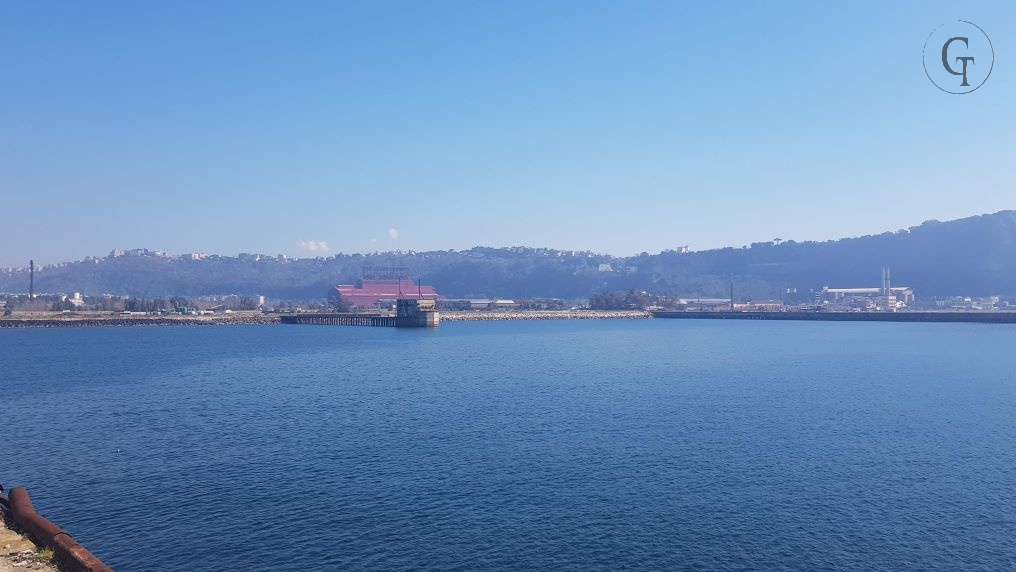 Napoli città di mare con accesso limitato