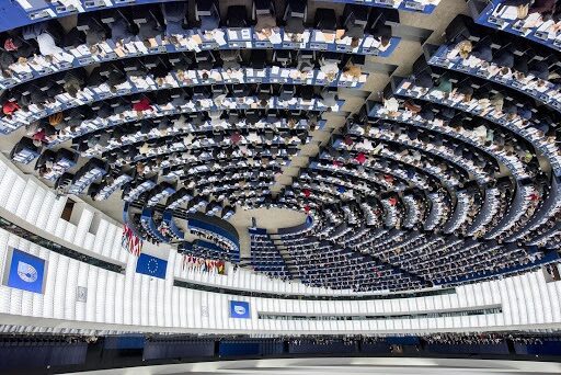 Generale Vannacci, cosa sarebbe di Lei se il mondo non fosse al contrario?