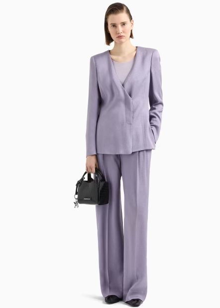 Armani, un tailleur per vestirsi di autorevolezza