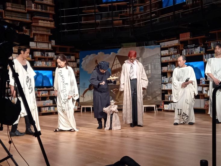 Dalla periferia orientale di Napoli, in Finlandia e Argentina