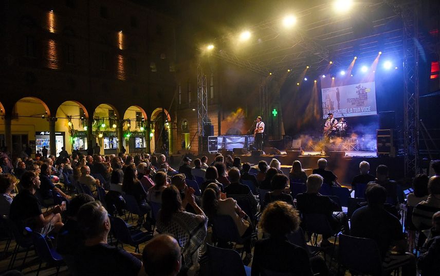 “Lavorare fa schifo”, i Capabrò vincono il Premio Amnesty