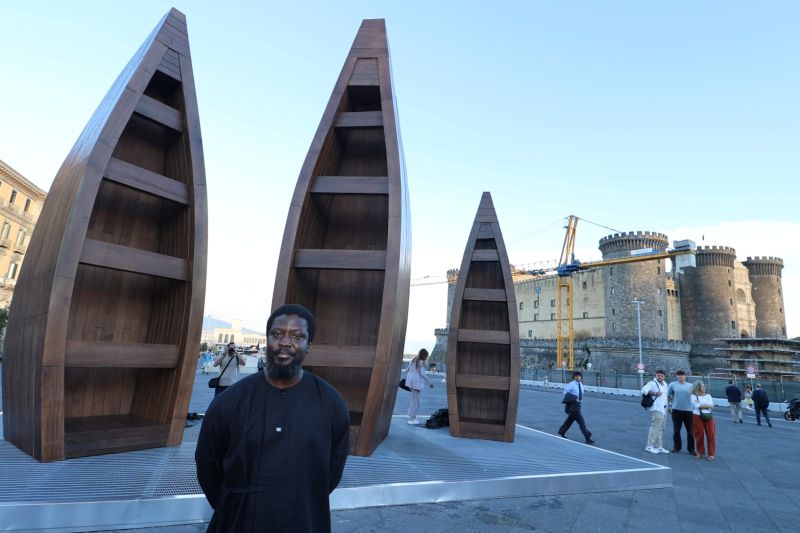 Voyageur, arte pubblica a Napoli